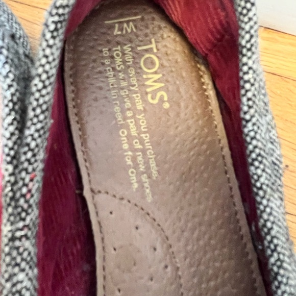 Toms Slip Ons - Picture 7 of 7